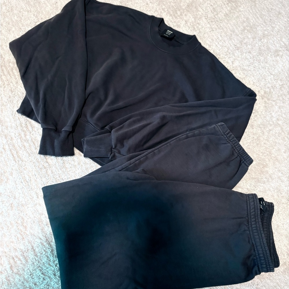SKIMS dark gray Sweatshirt and Joggers Set